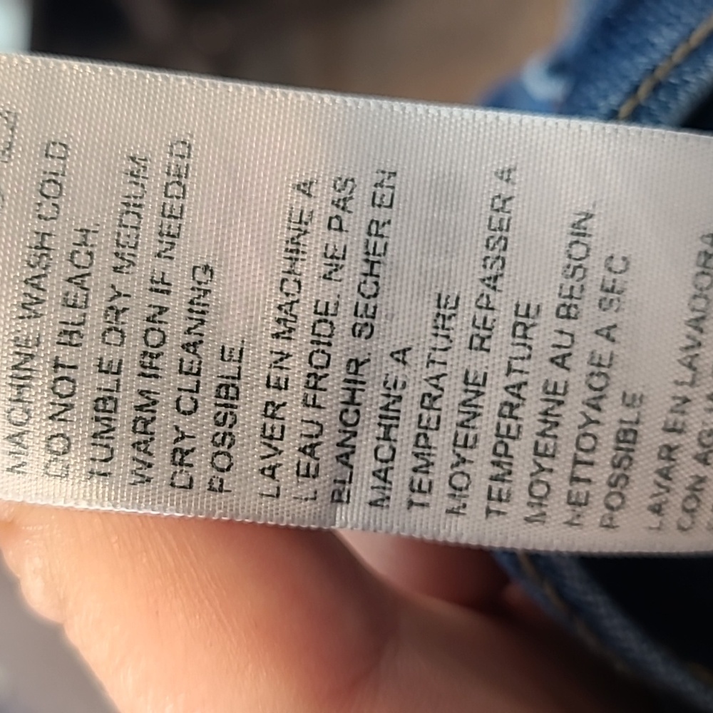 Levi's Women's Ribcage High Rise Jeans - Blue - Picture 12 of 12